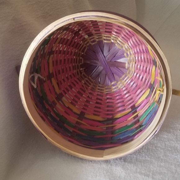 VGUC vtg egg shaped wicker basket - Picture 11 of 15